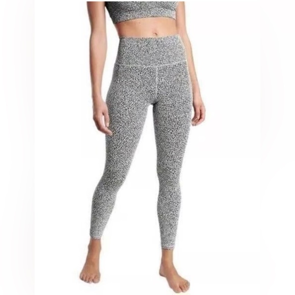 Athleta Pants - Athleta Salutation Stash Pocket II Printed 7/8 Tight Size Small